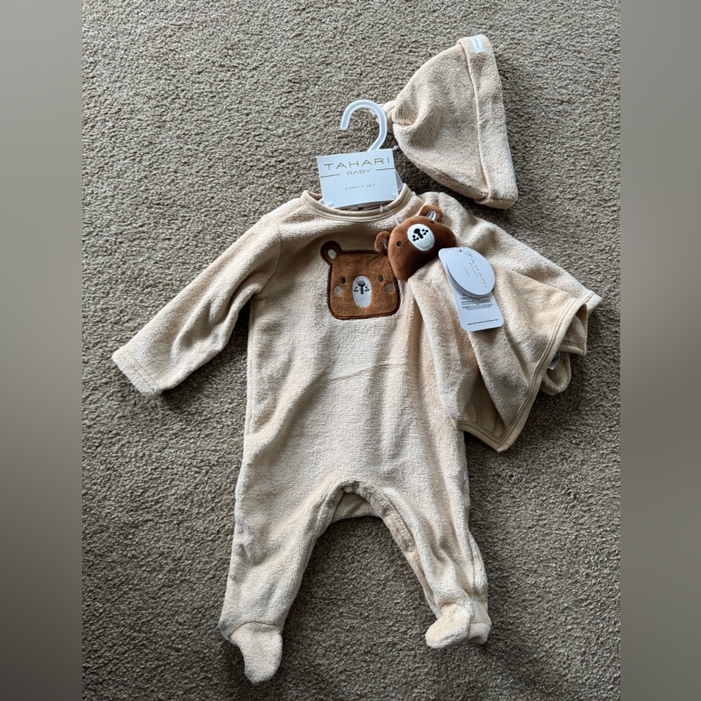 Tahari Baby Beige Bear Footie, Hat & Lovie